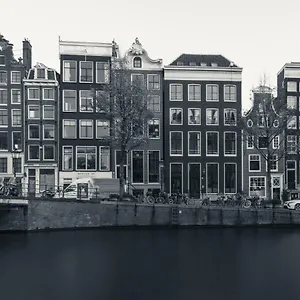 18th Century Groundfloor Canal House With Patio/garden , Amsterdam Netherlands